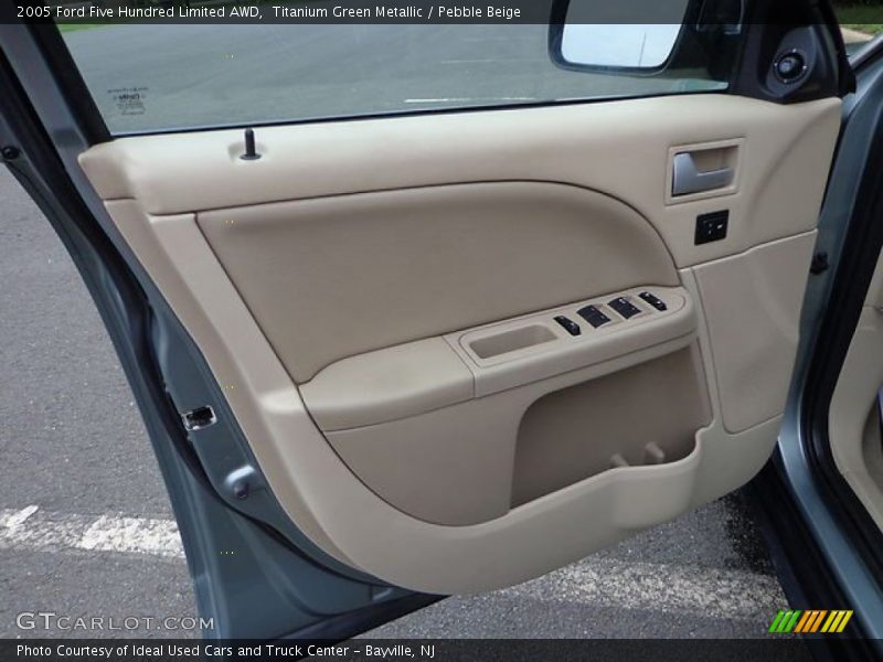 Door Panel of 2005 Five Hundred Limited AWD