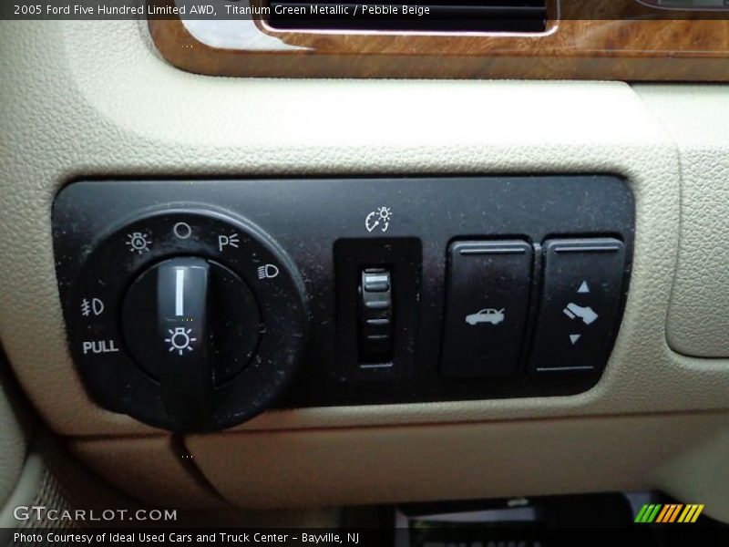 Controls of 2005 Five Hundred Limited AWD