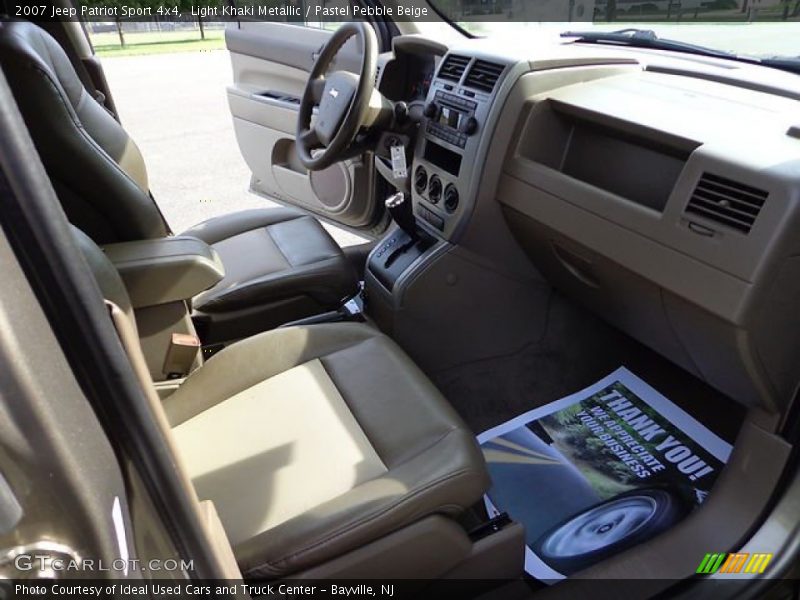 Light Khaki Metallic / Pastel Pebble Beige 2007 Jeep Patriot Sport 4x4