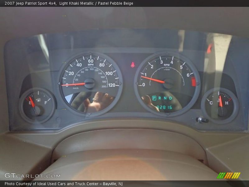Light Khaki Metallic / Pastel Pebble Beige 2007 Jeep Patriot Sport 4x4