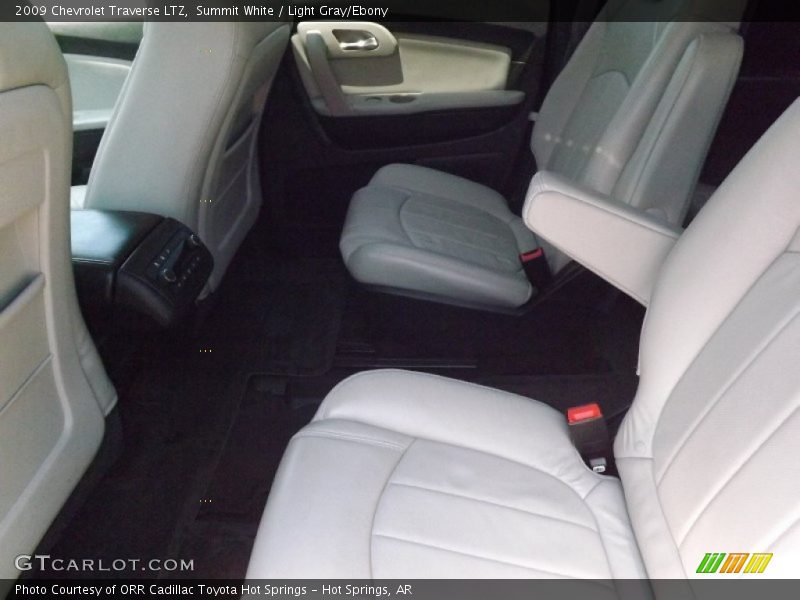 Summit White / Light Gray/Ebony 2009 Chevrolet Traverse LTZ