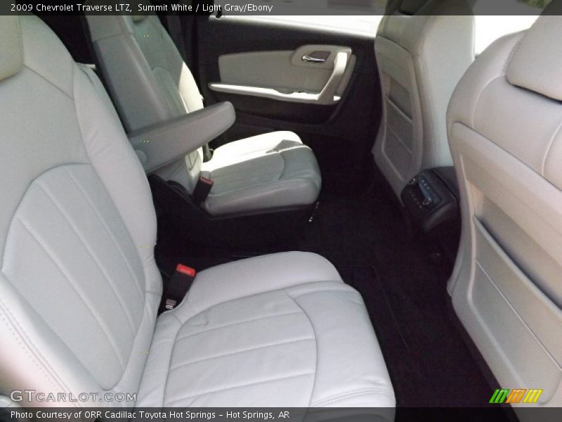 Summit White / Light Gray/Ebony 2009 Chevrolet Traverse LTZ