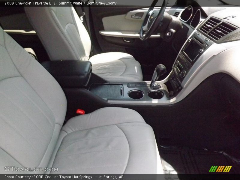 Summit White / Light Gray/Ebony 2009 Chevrolet Traverse LTZ
