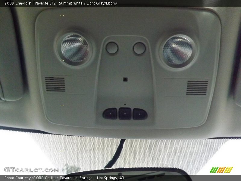 Summit White / Light Gray/Ebony 2009 Chevrolet Traverse LTZ