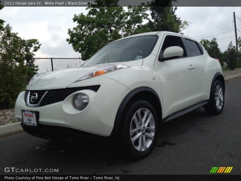White Pearl / Black/Silver Trim 2011 Nissan Juke SV