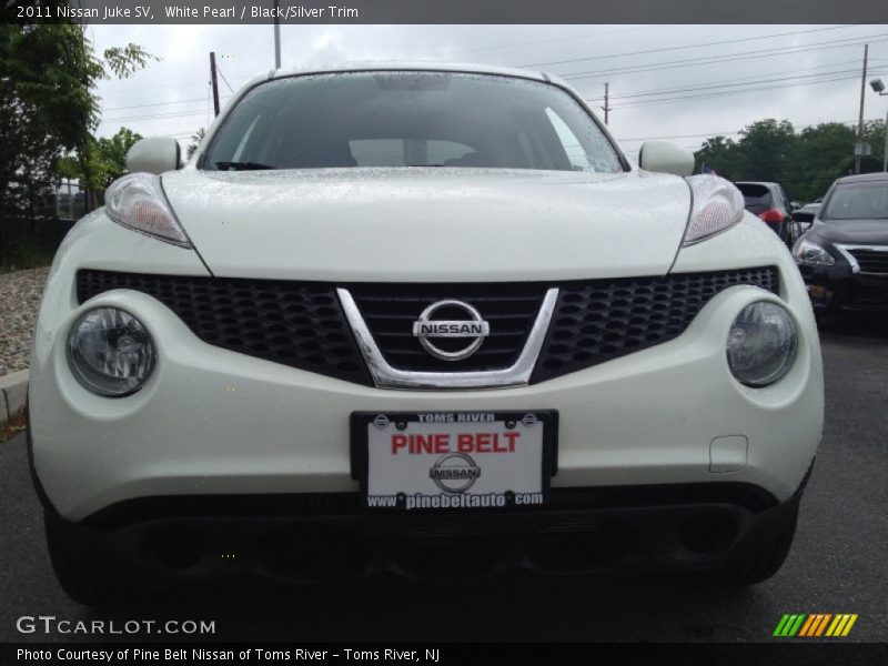 White Pearl / Black/Silver Trim 2011 Nissan Juke SV