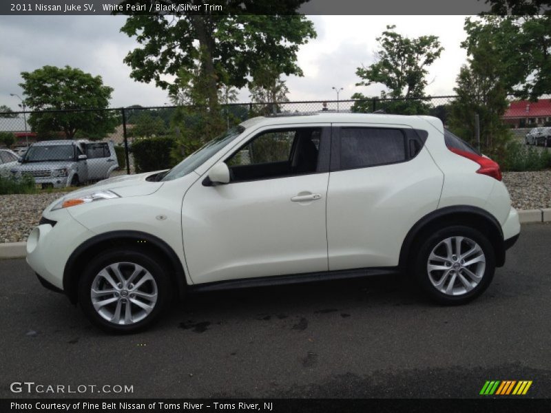 White Pearl / Black/Silver Trim 2011 Nissan Juke SV