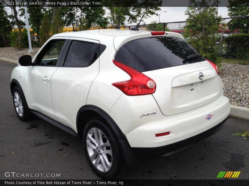 White Pearl / Black/Silver Trim 2011 Nissan Juke SV