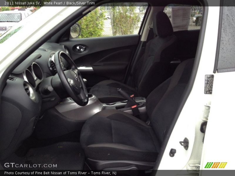 White Pearl / Black/Silver Trim 2011 Nissan Juke SV