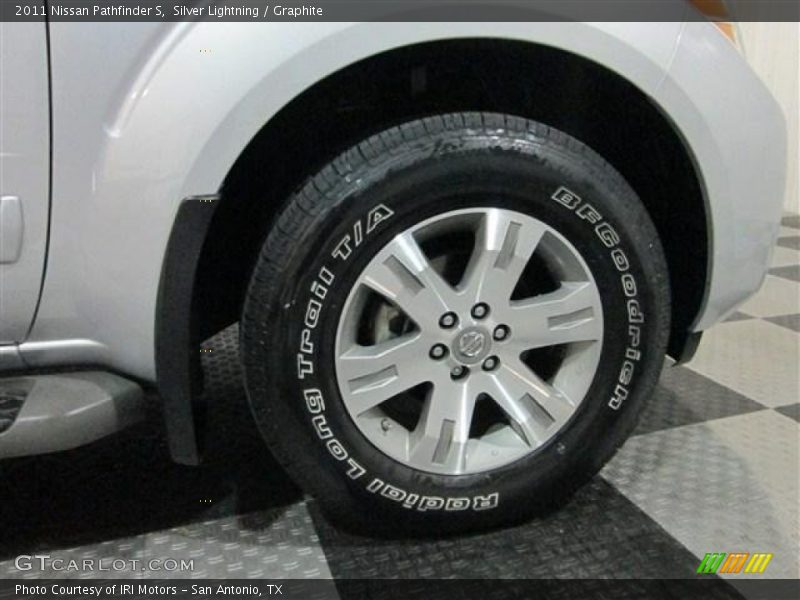 Silver Lightning / Graphite 2011 Nissan Pathfinder S