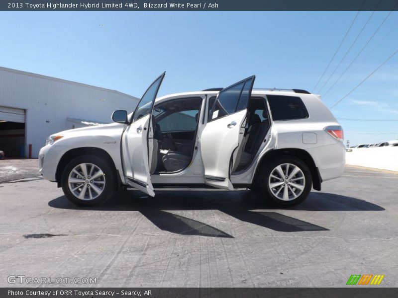 Blizzard White Pearl / Ash 2013 Toyota Highlander Hybrid Limited 4WD