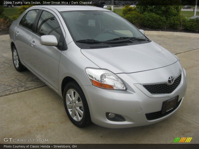 Silver Streak Mica / Dark Charcoal 2009 Toyota Yaris Sedan