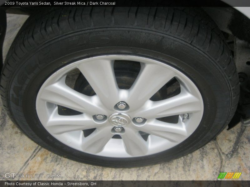 Silver Streak Mica / Dark Charcoal 2009 Toyota Yaris Sedan