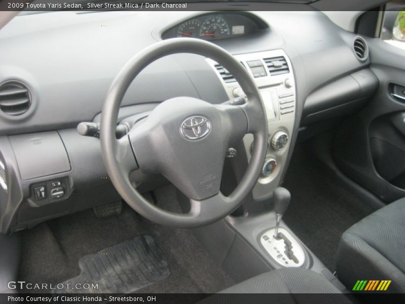 Silver Streak Mica / Dark Charcoal 2009 Toyota Yaris Sedan