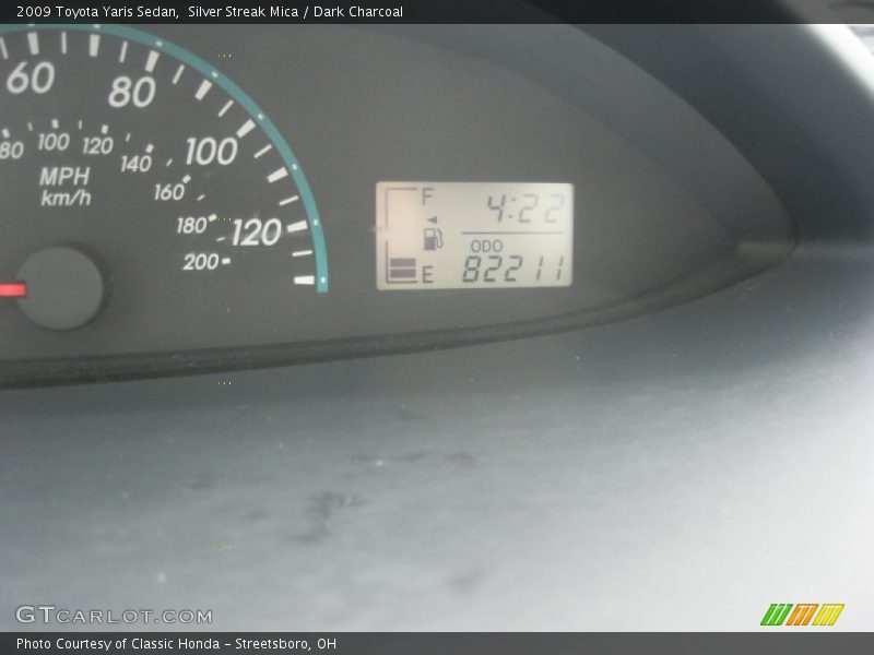 Silver Streak Mica / Dark Charcoal 2009 Toyota Yaris Sedan