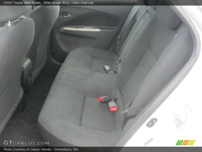 Silver Streak Mica / Dark Charcoal 2009 Toyota Yaris Sedan