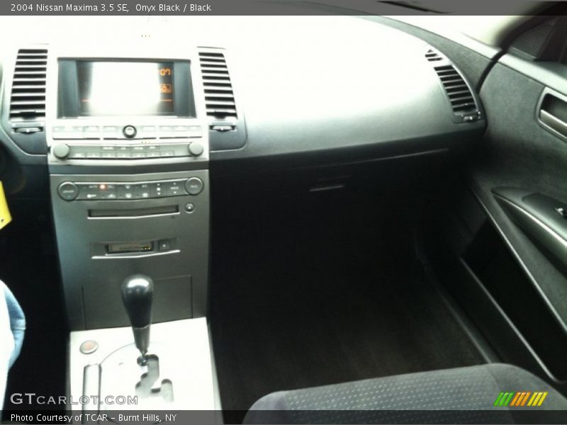 Onyx Black / Black 2004 Nissan Maxima 3.5 SE