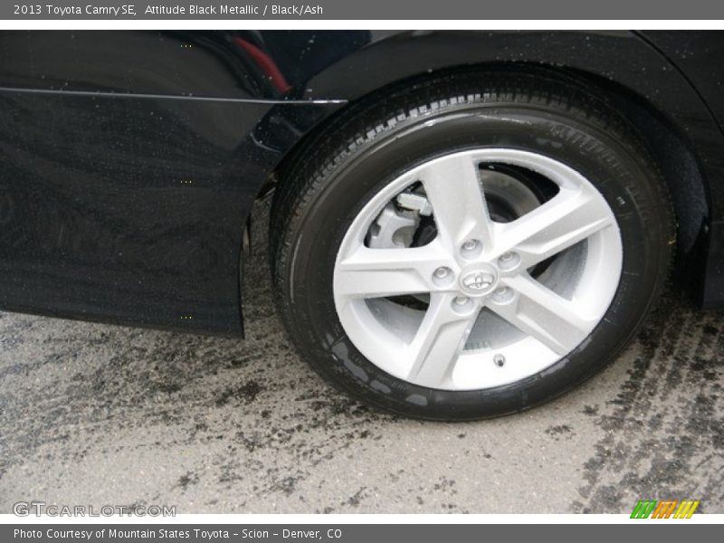 Attitude Black Metallic / Black/Ash 2013 Toyota Camry SE