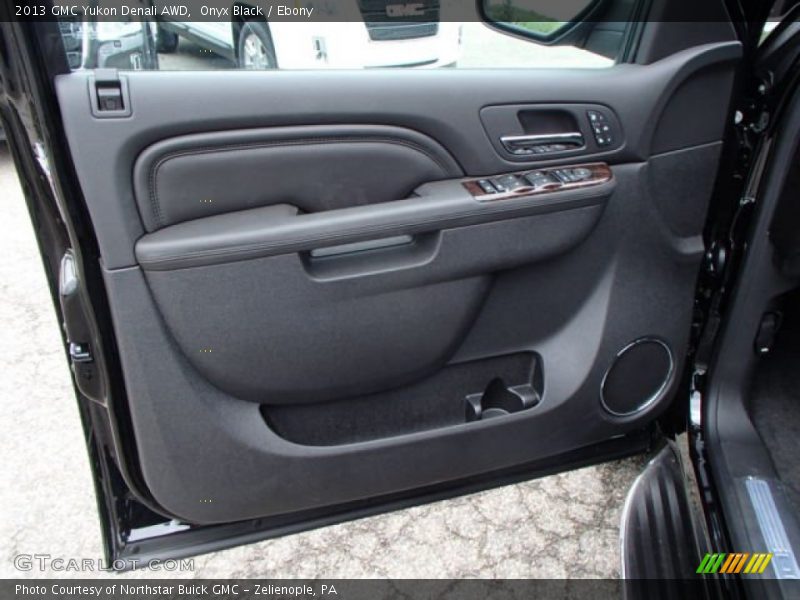 Onyx Black / Ebony 2013 GMC Yukon Denali AWD