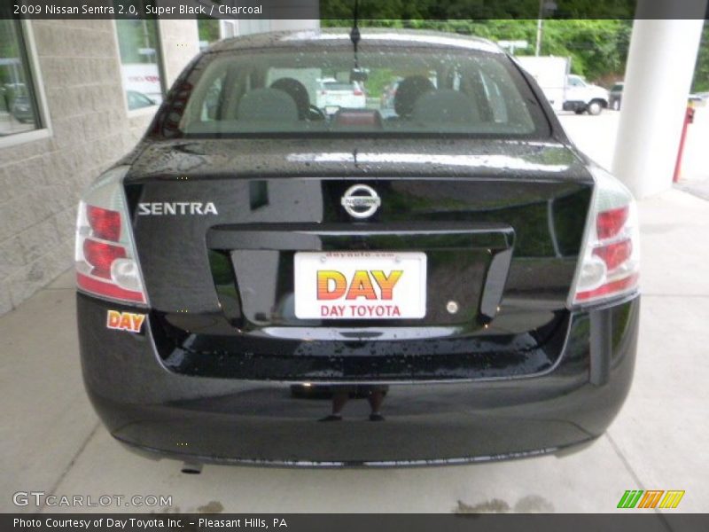 Super Black / Charcoal 2009 Nissan Sentra 2.0