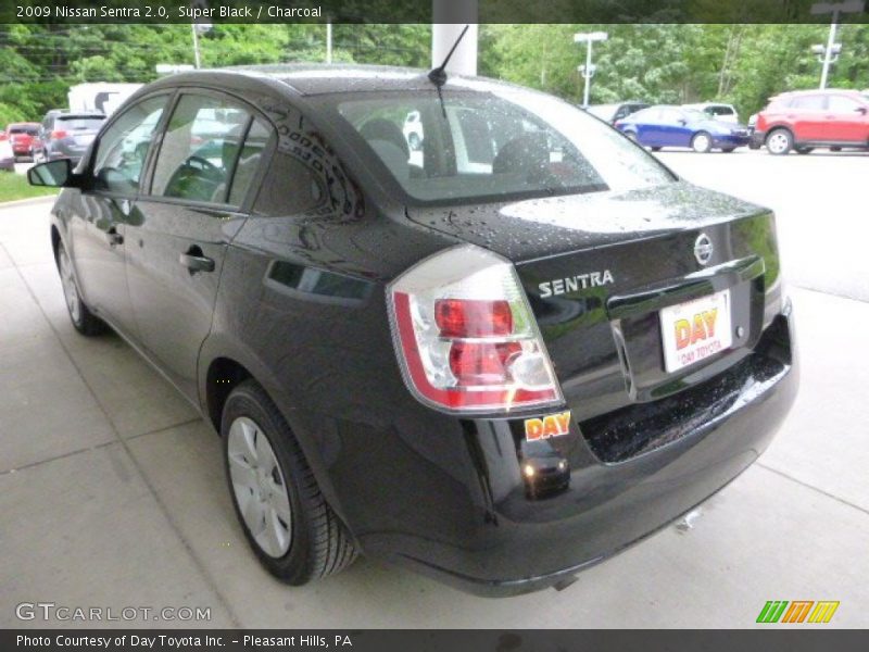 Super Black / Charcoal 2009 Nissan Sentra 2.0