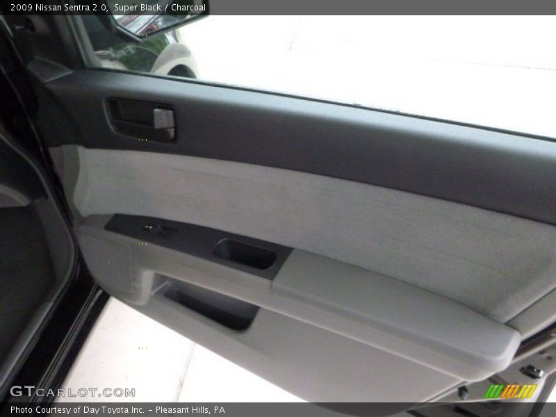 Super Black / Charcoal 2009 Nissan Sentra 2.0