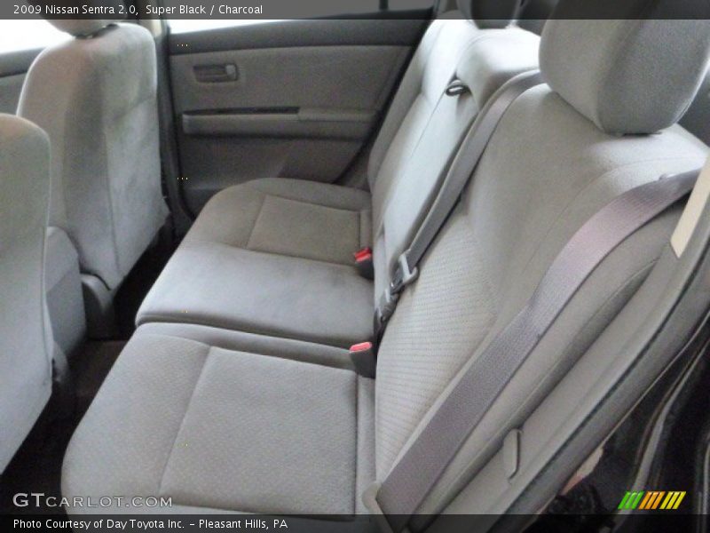 Super Black / Charcoal 2009 Nissan Sentra 2.0