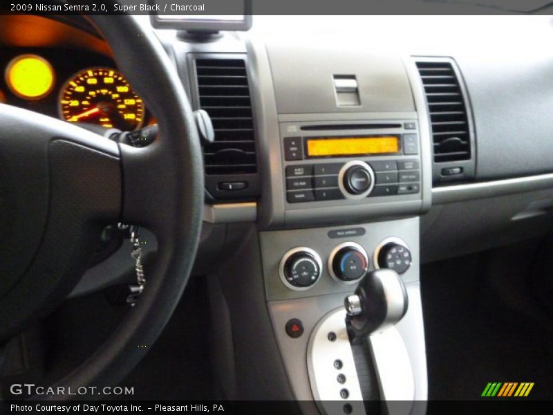 Super Black / Charcoal 2009 Nissan Sentra 2.0