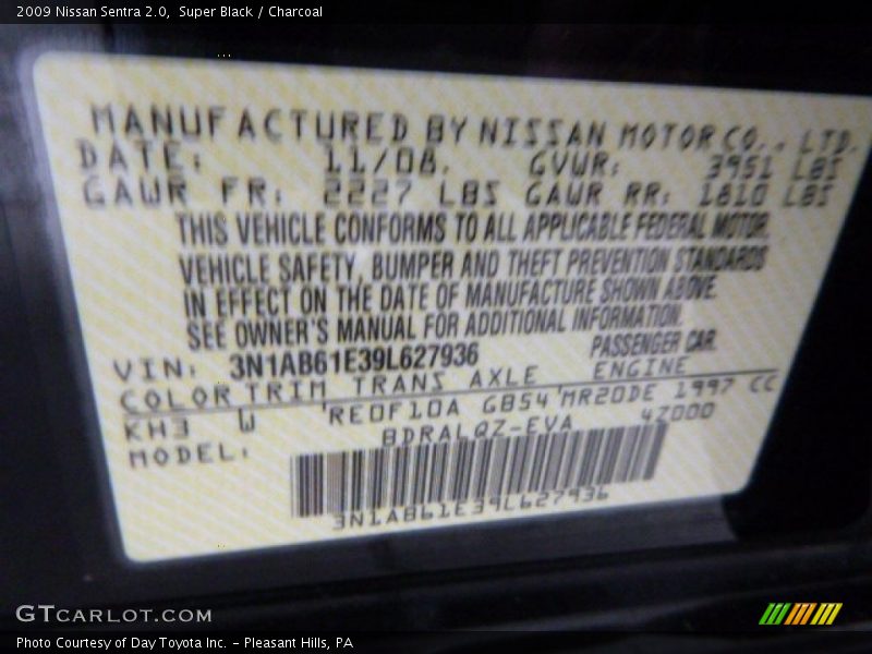 Super Black / Charcoal 2009 Nissan Sentra 2.0