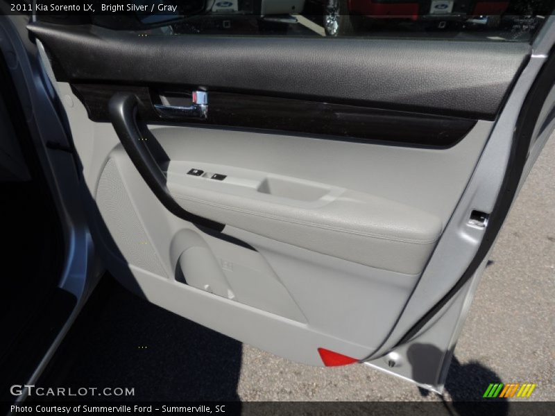 Bright Silver / Gray 2011 Kia Sorento LX