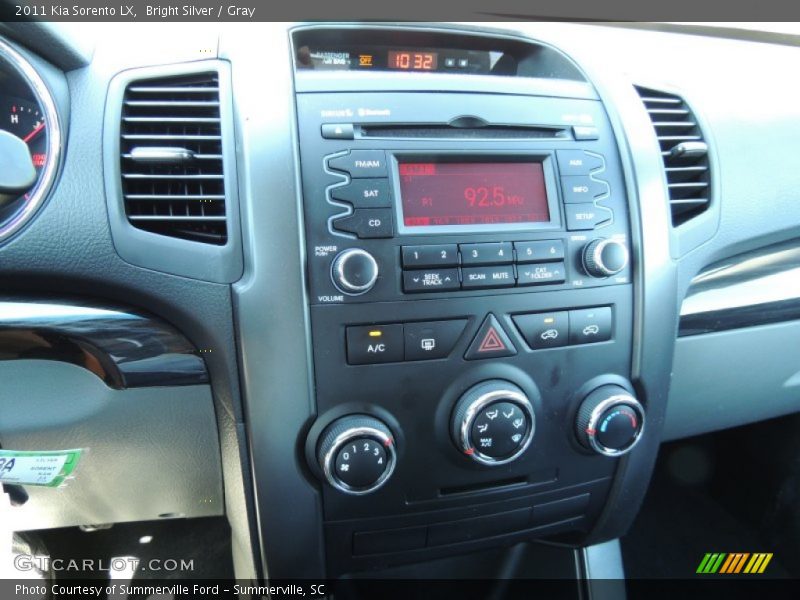Bright Silver / Gray 2011 Kia Sorento LX