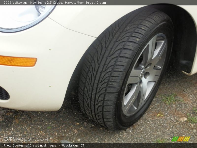 Harvest Moon Beige / Cream 2006 Volkswagen New Beetle 2.5 Coupe