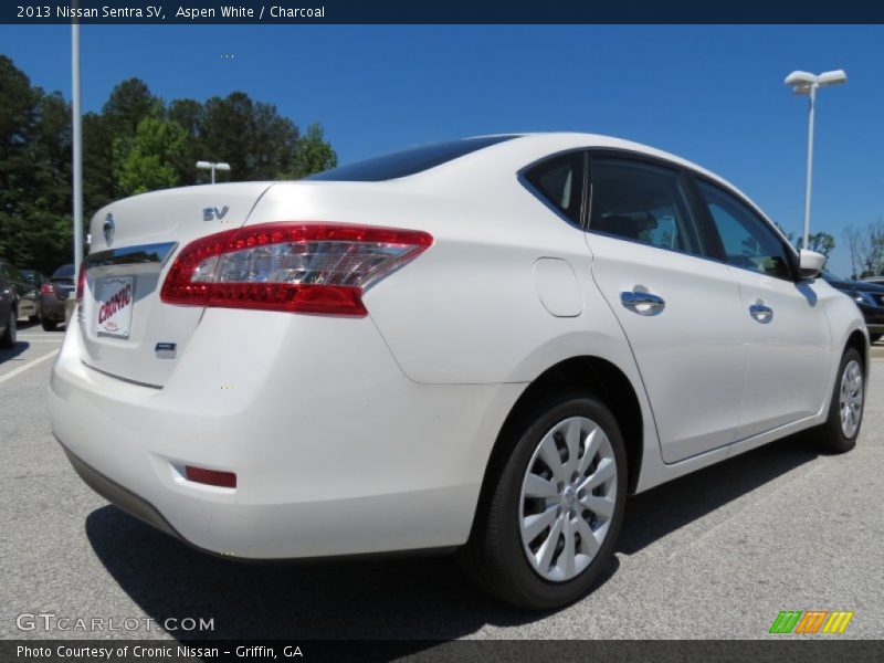 Aspen White / Charcoal 2013 Nissan Sentra SV