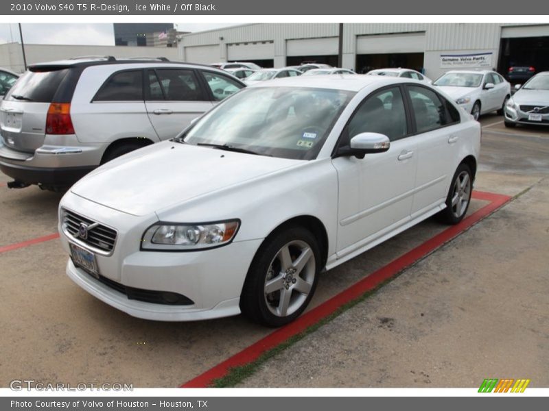 Ice White / Off Black 2010 Volvo S40 T5 R-Design