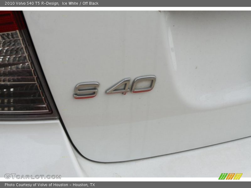 Ice White / Off Black 2010 Volvo S40 T5 R-Design