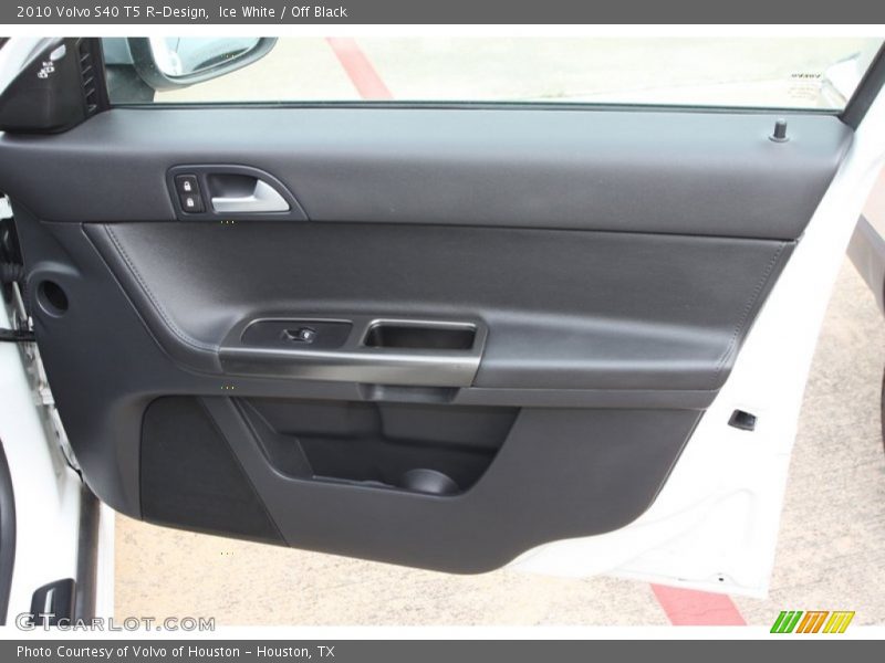 Ice White / Off Black 2010 Volvo S40 T5 R-Design