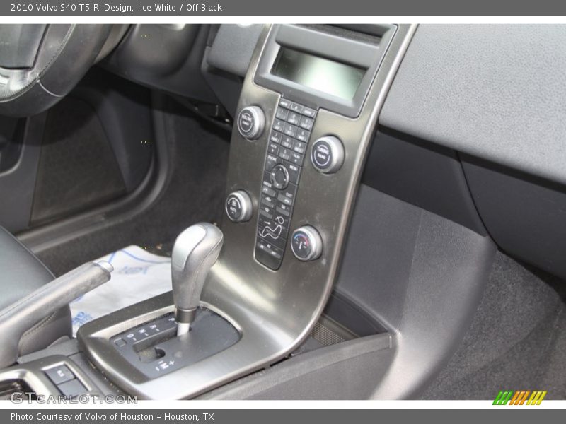 Ice White / Off Black 2010 Volvo S40 T5 R-Design