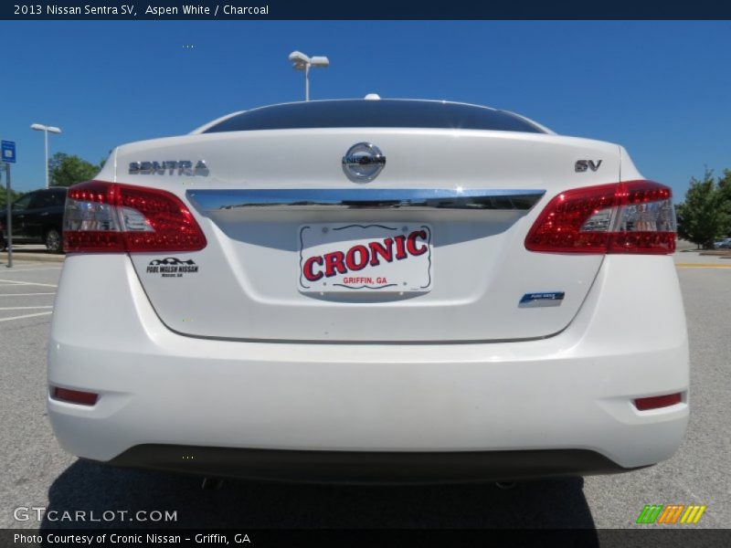 Aspen White / Charcoal 2013 Nissan Sentra SV