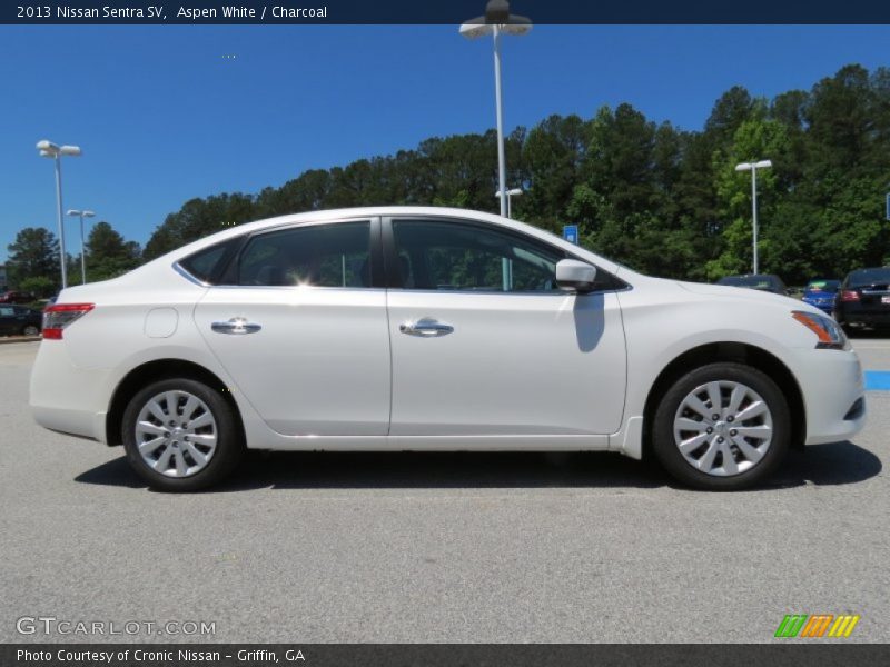 Aspen White / Charcoal 2013 Nissan Sentra SV