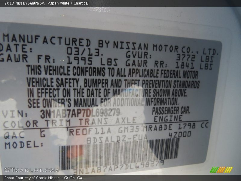 Aspen White / Charcoal 2013 Nissan Sentra SV