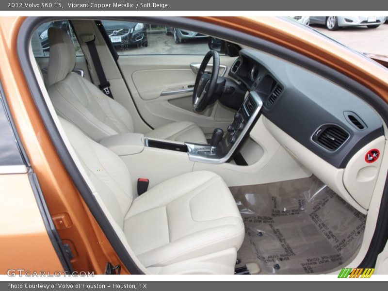 Front Seat of 2012 S60 T5