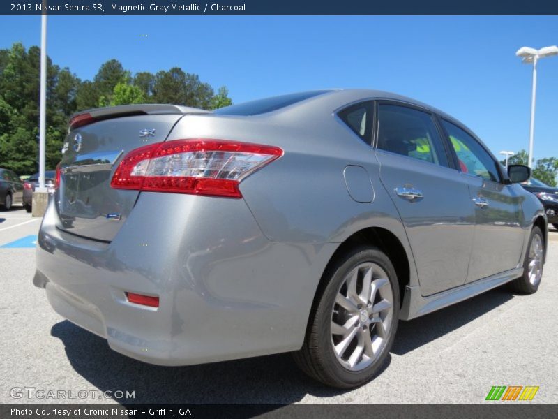 Magnetic Gray Metallic / Charcoal 2013 Nissan Sentra SR