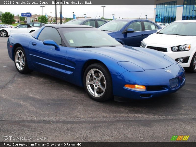 Front 3/4 View of 2003 Corvette Coupe