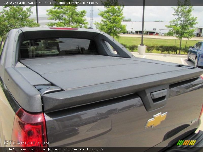 Taupe Gray Metallic / Ebony 2010 Chevrolet Avalanche LS 4x4