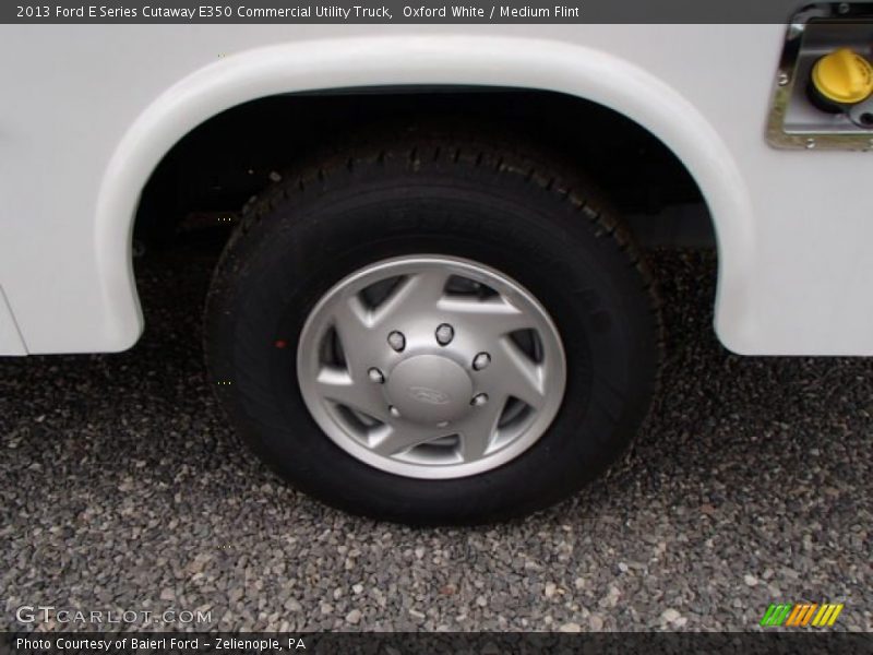 Oxford White / Medium Flint 2013 Ford E Series Cutaway E350 Commercial Utility Truck