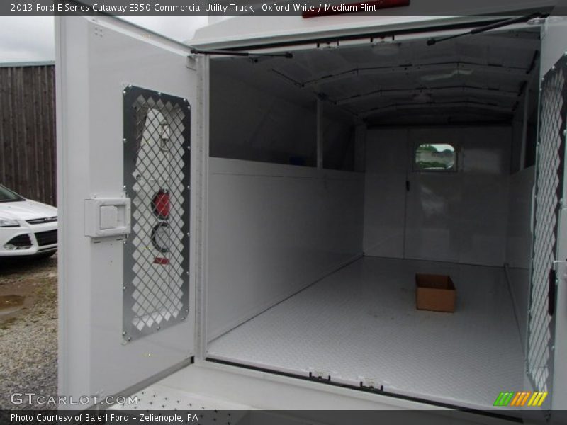 Oxford White / Medium Flint 2013 Ford E Series Cutaway E350 Commercial Utility Truck