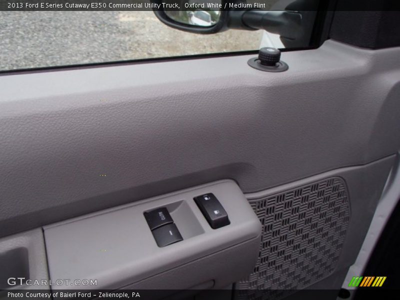 Oxford White / Medium Flint 2013 Ford E Series Cutaway E350 Commercial Utility Truck