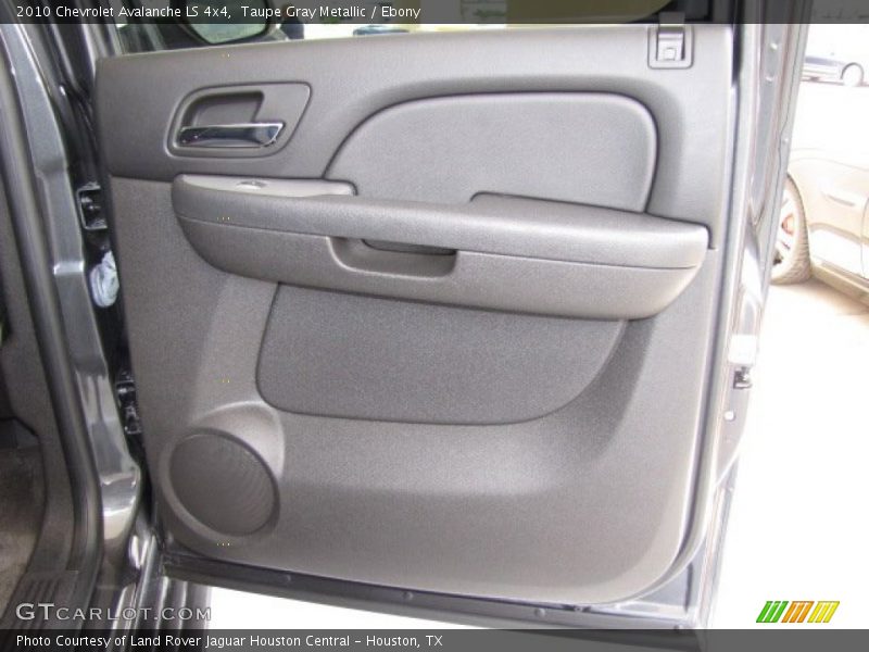 Door Panel of 2010 Avalanche LS 4x4