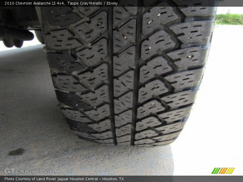 Taupe Gray Metallic / Ebony 2010 Chevrolet Avalanche LS 4x4