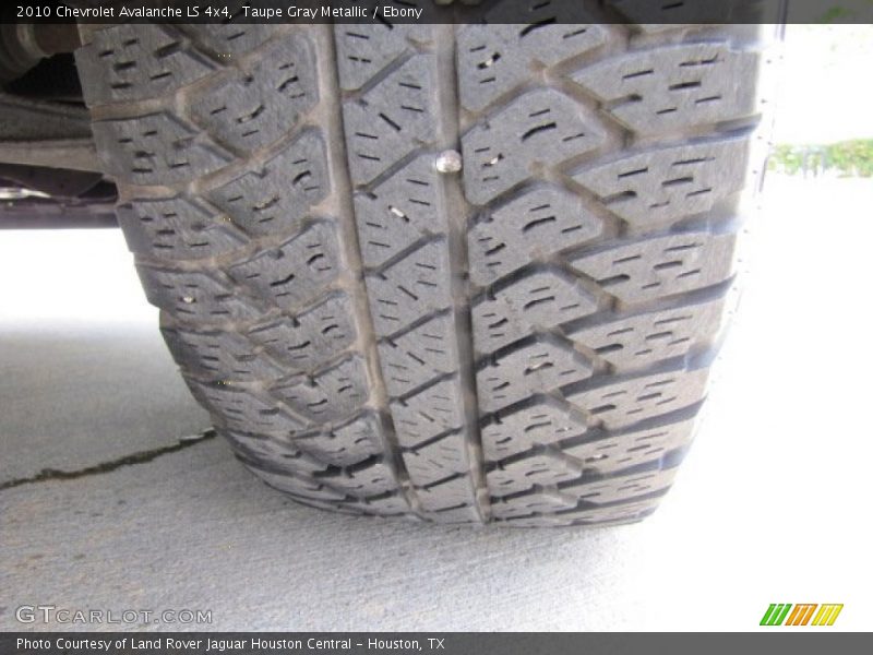 Taupe Gray Metallic / Ebony 2010 Chevrolet Avalanche LS 4x4